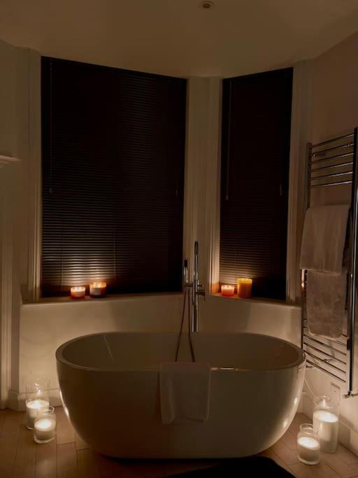 Chelsea Posh Apartment London Bagian luar foto